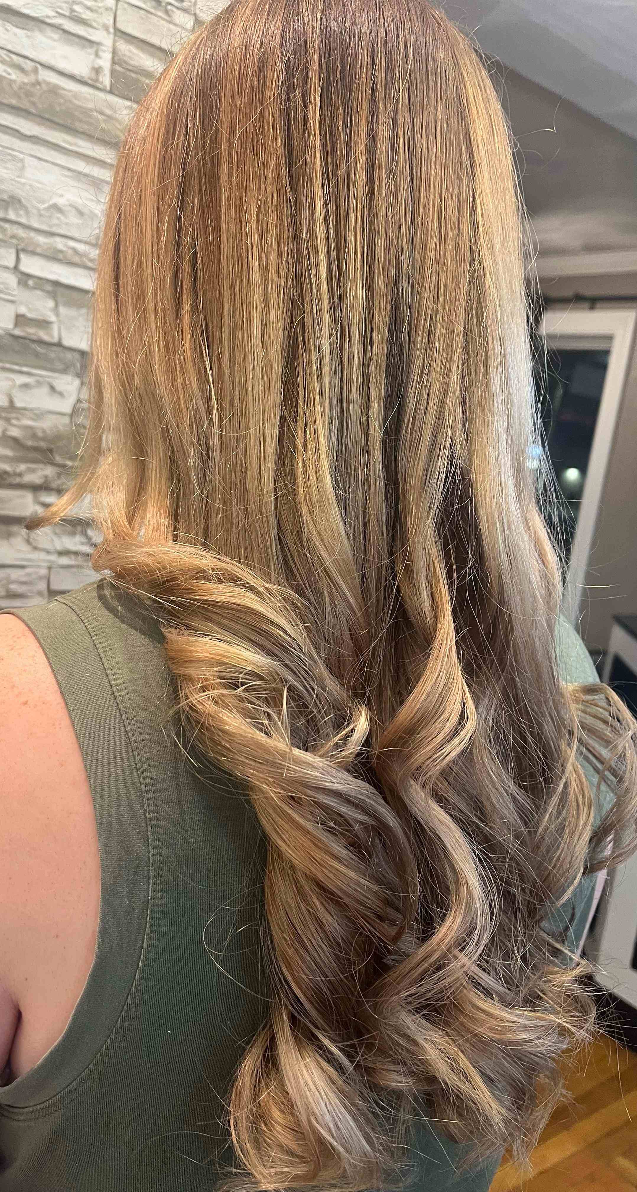 Long wavy hair with highlights